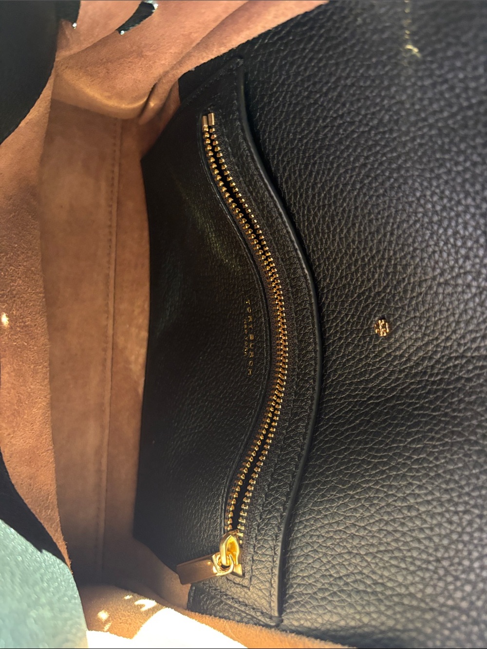 NWT Tory Burch Lee Radziwill Black Pebbled Leather Shoulder with Gold Hardware - Picture 10 of 13